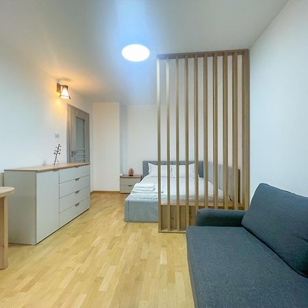 National Arena Mega Mall Mirina Studio Bukarest Eksteriør billede